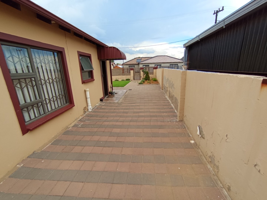 3 Bedroom Property for Sale in Pinehaven Free State